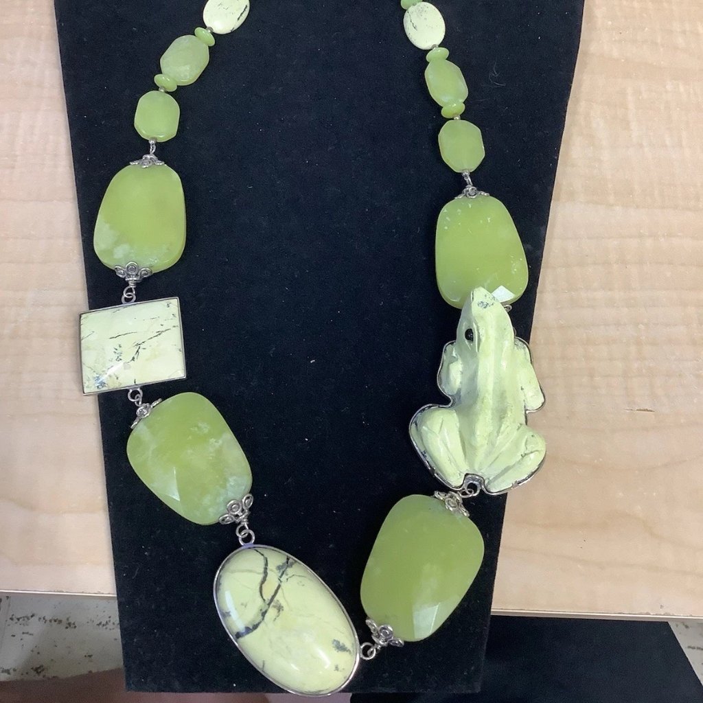 Rare Beautiful Amy Kahn Russell 22 Carved Stone Frog Necklace B 303$